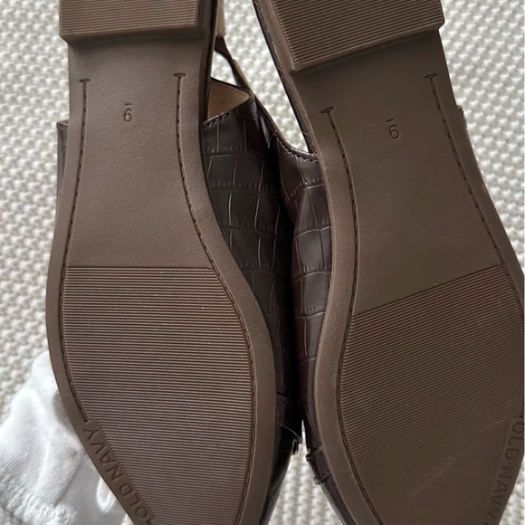 Old Navy faux croc slingbacks - Picture 4 of 6